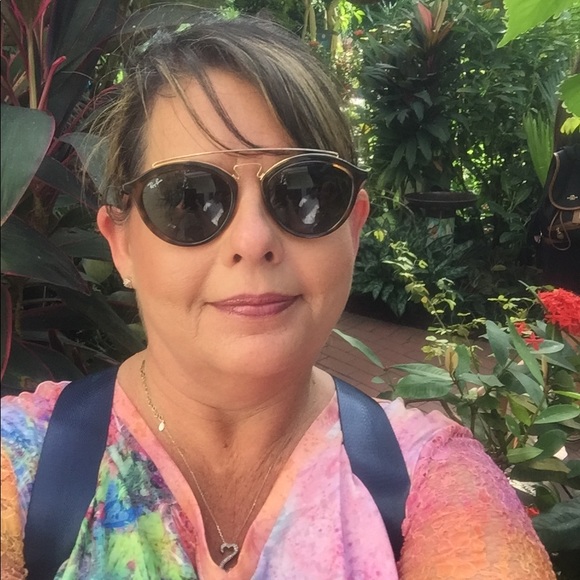 Meet your Posher, Renee - Picture 4 of 4